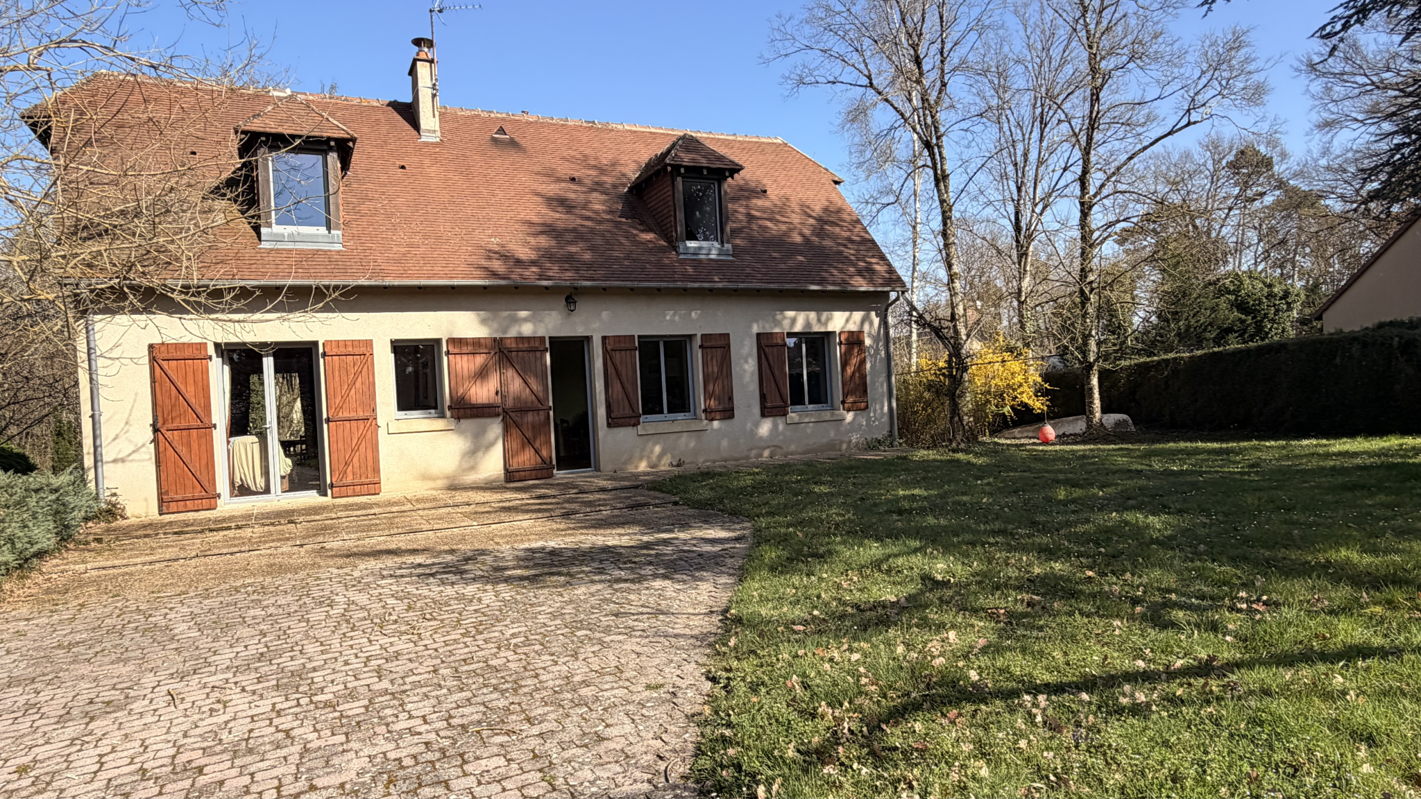 Maison avec vue exceptionnelle sur le château de Rivarennes